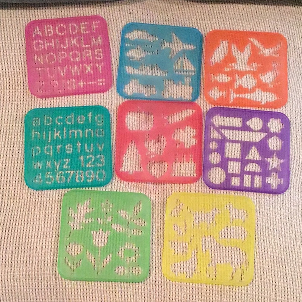 Tupperware art stencil set